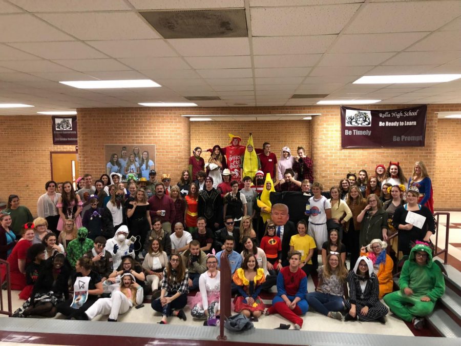 Students+show+off+their+original+Halloween+costumes