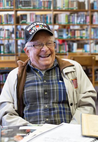 Class of ‘44 veteran reminisces with students