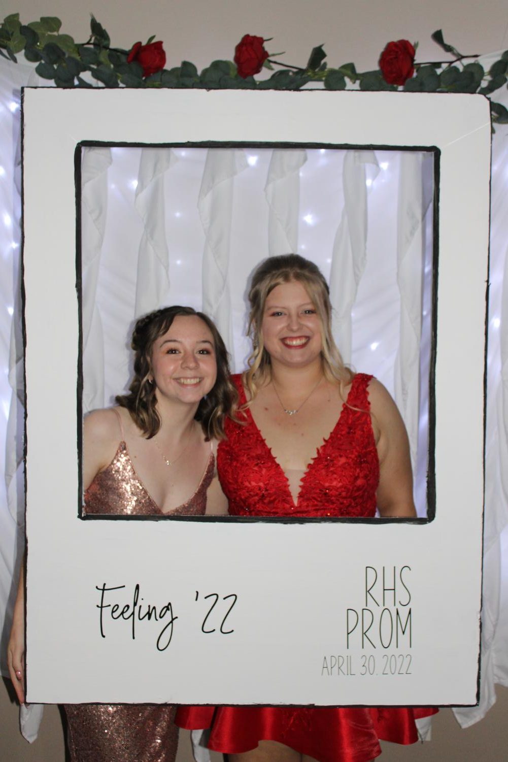 Cox+and+Korich+feeling+%E2%80%9822+at+senior+prom