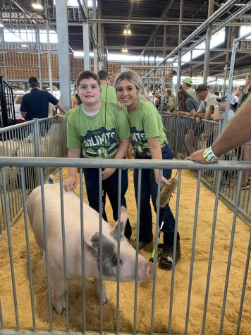The pig show is no limit for Stricklin and Lueck