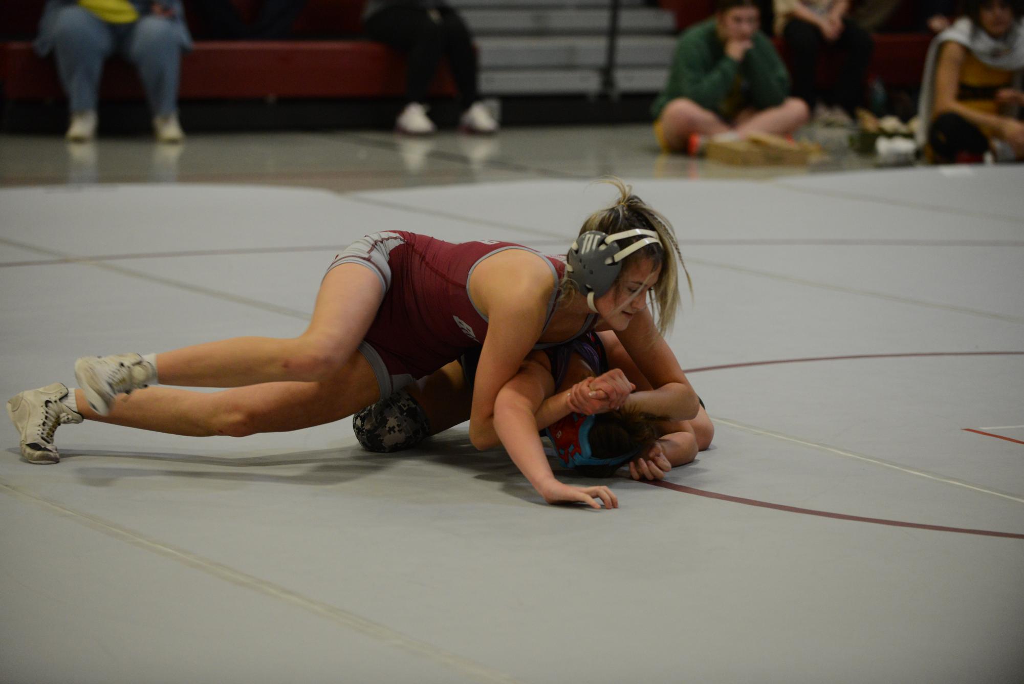 Four+female+wrestlers+go+to+state