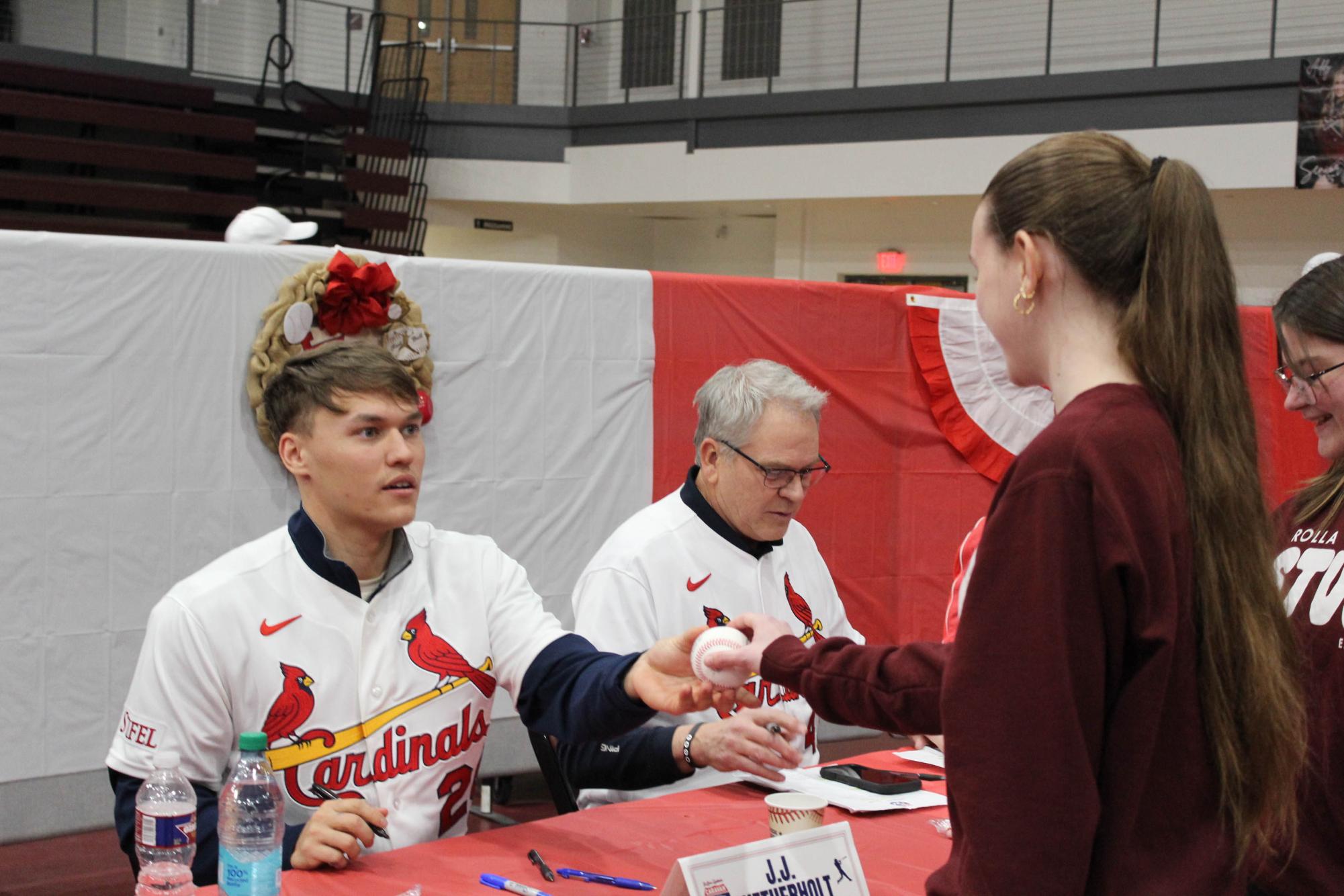 Cardinals Caravan comes to Rolla