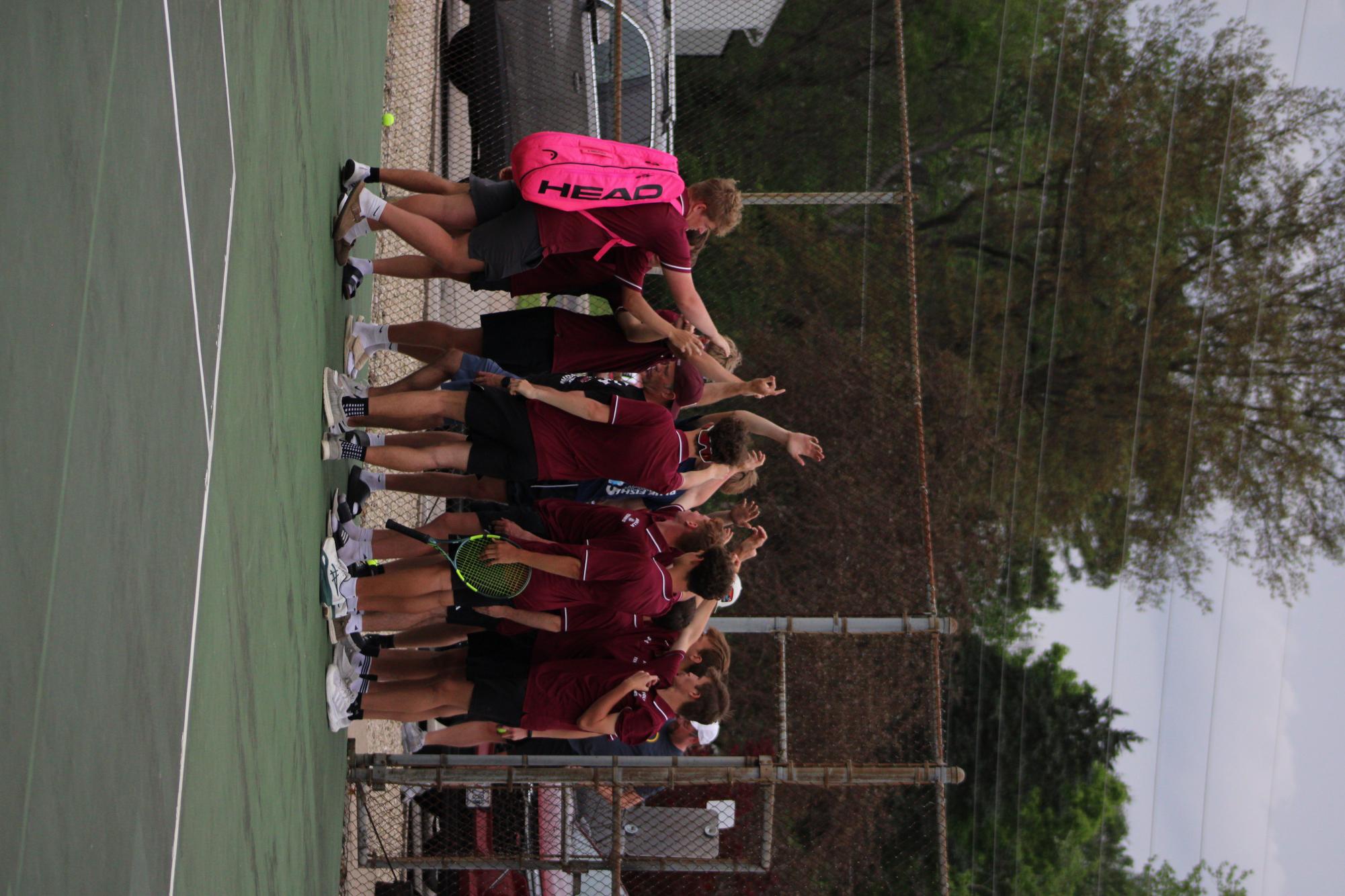 Tennis team starts Districts with 18-1 record